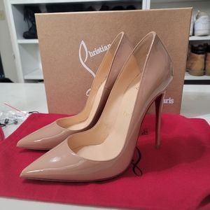 Christian Louboutin So Kate nude pumps. Size 38